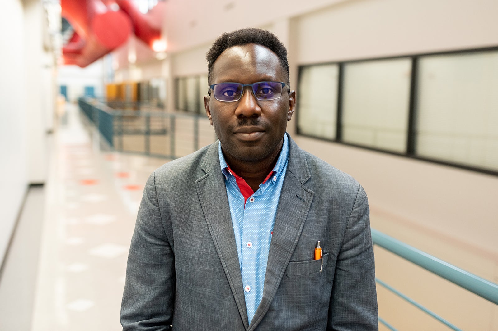 Deji Akinwande Named 2023 MRS Fellow | Texas ECE - Electrical